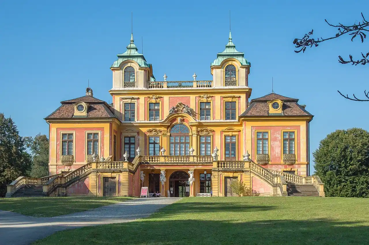 Schloss Favourite